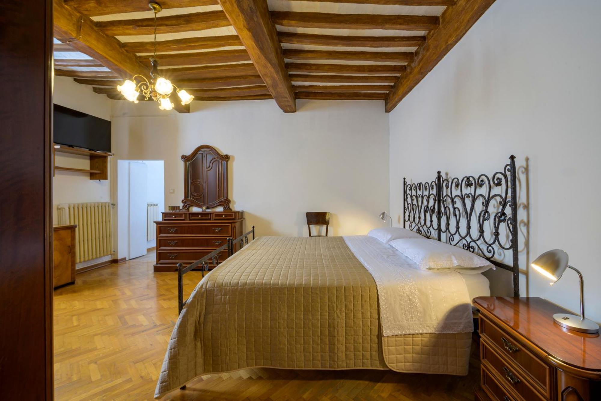 Via Mazzini 23A Daire Gubbio Dış mekan fotoğraf