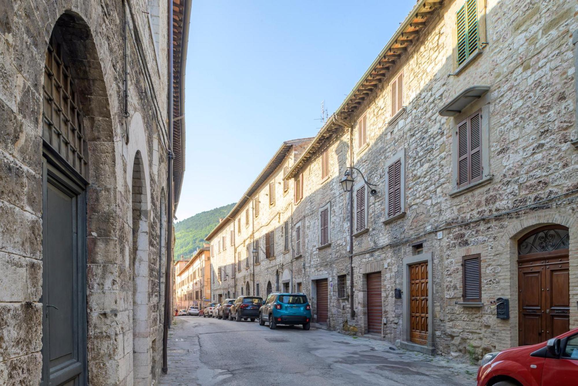 Via Mazzini 23A Daire Gubbio Dış mekan fotoğraf